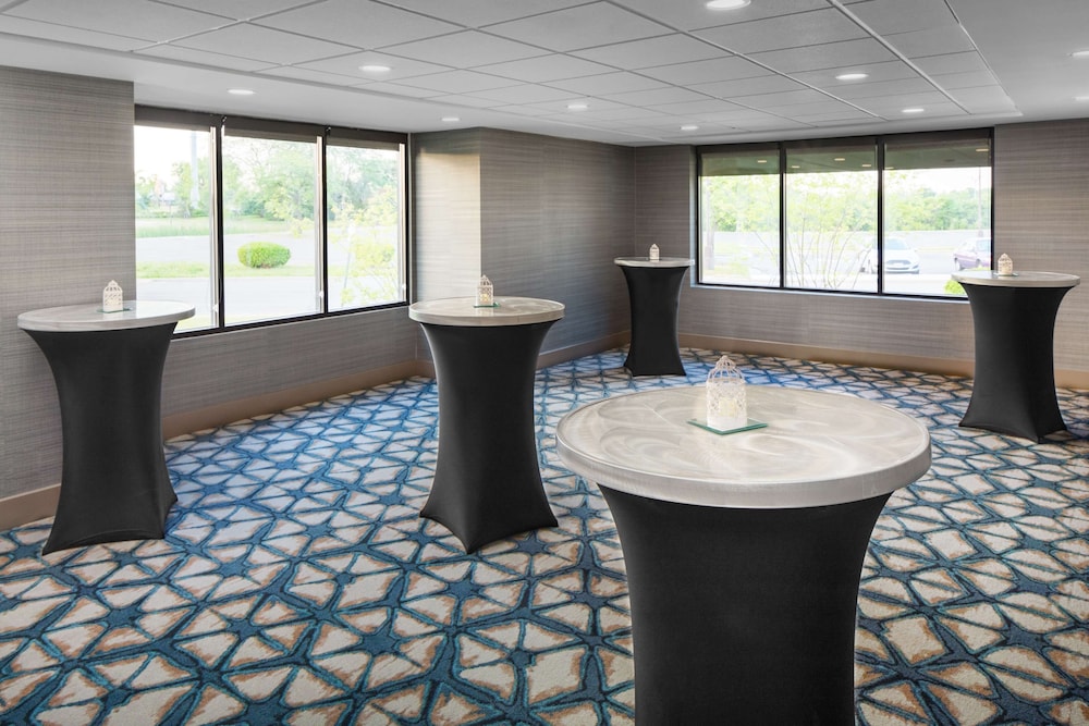 DoubleTree by Hilton Ann Arbor North (ex Holiday Inn Ann Arbor-Near The Univ. Of Mi) 26/49