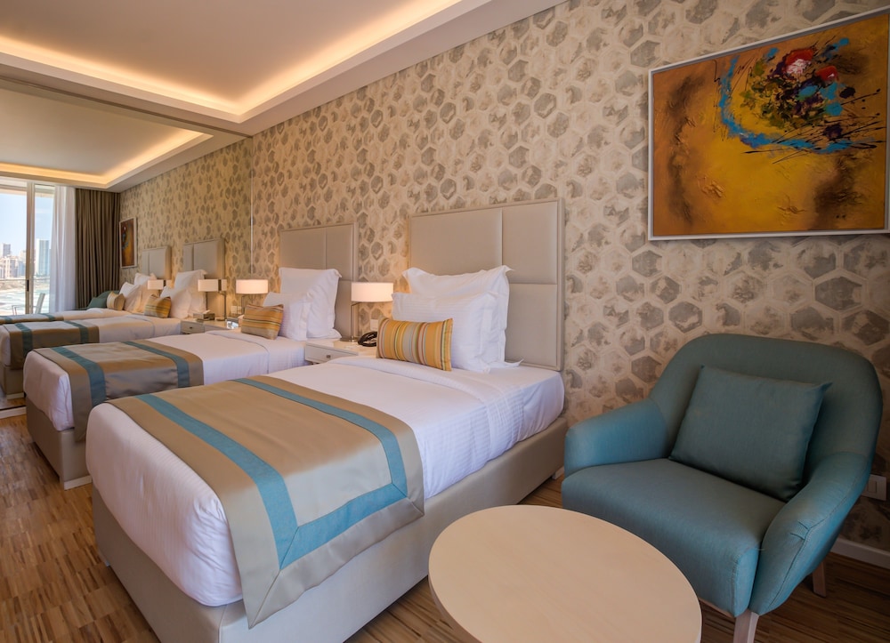 Lancaster Eden Bay Hotel, Beirut 23/65