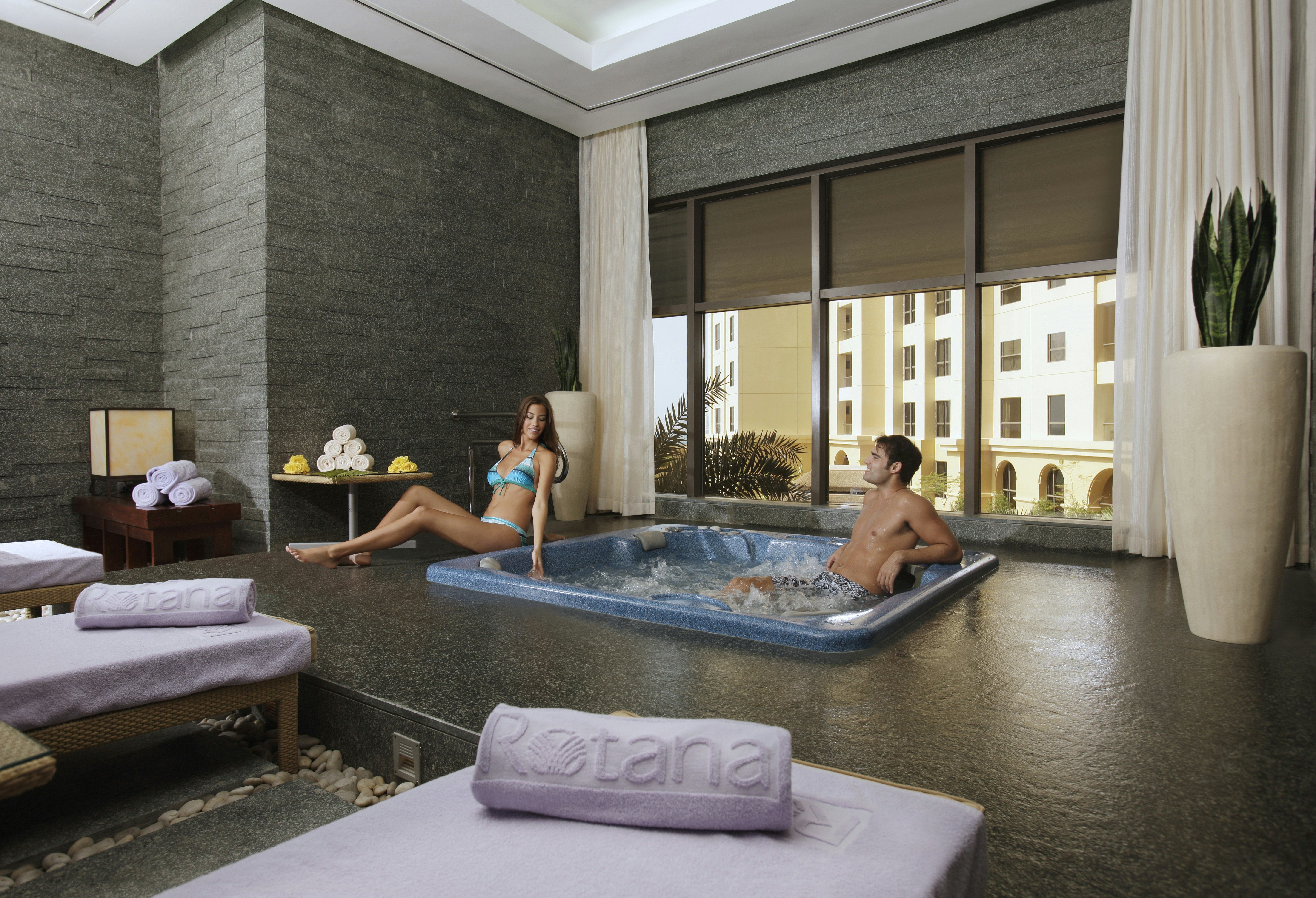 Amwaj Rotana Jumeirah Beach 18/50
