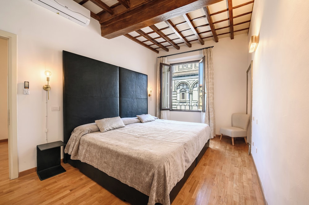 DELUXE, SUITE, DUOMO VIEW
