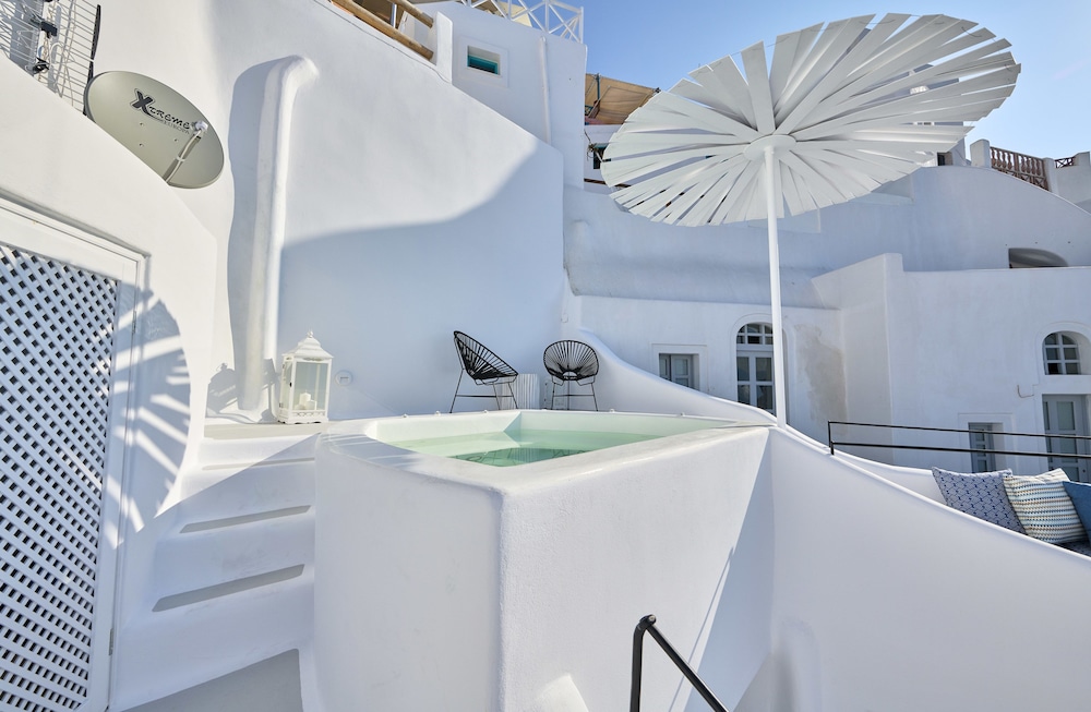 Cave Suite Oia 29/30