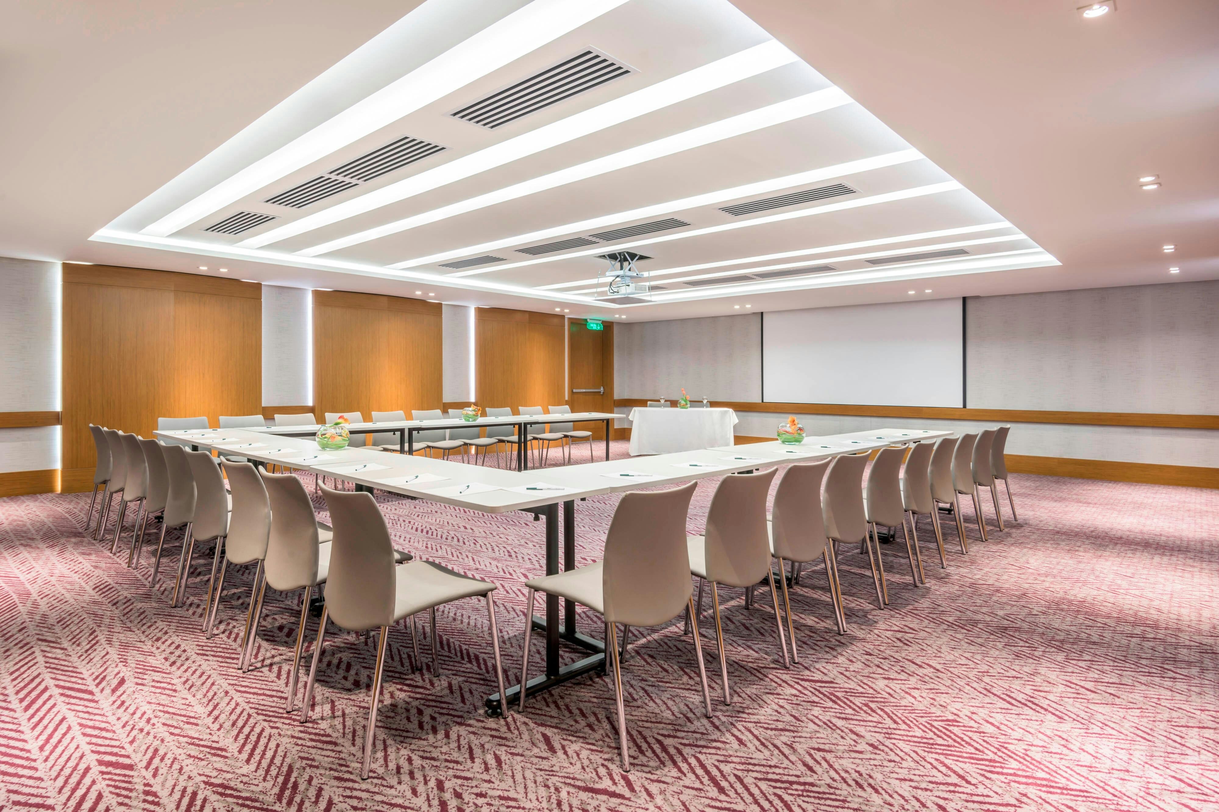 Courtyard By Marriott Bogota Airport 53/65