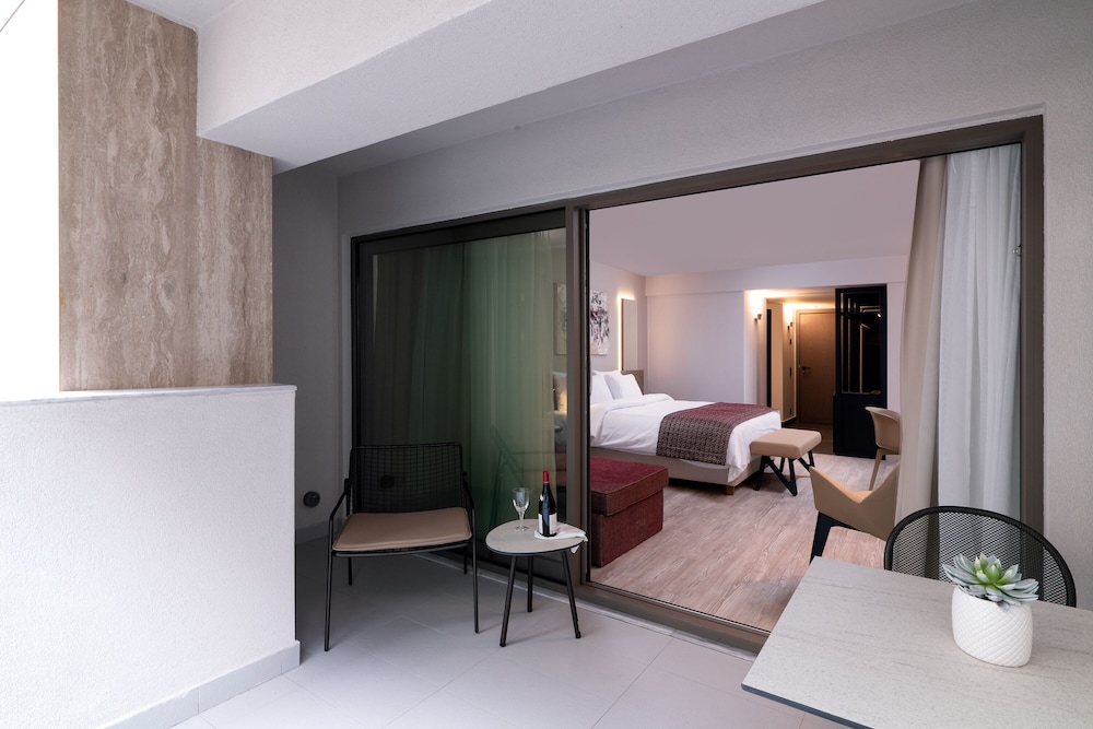 S Hotel Boutique Thessaloniki 53/54