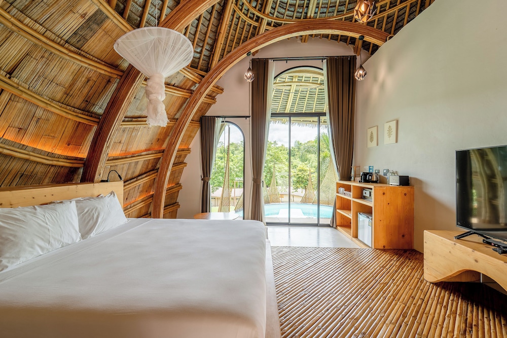 Pool, Bamboo, Villa, King Bed