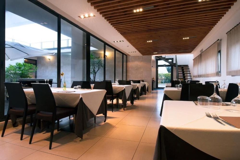 Garden Hotel 32/44