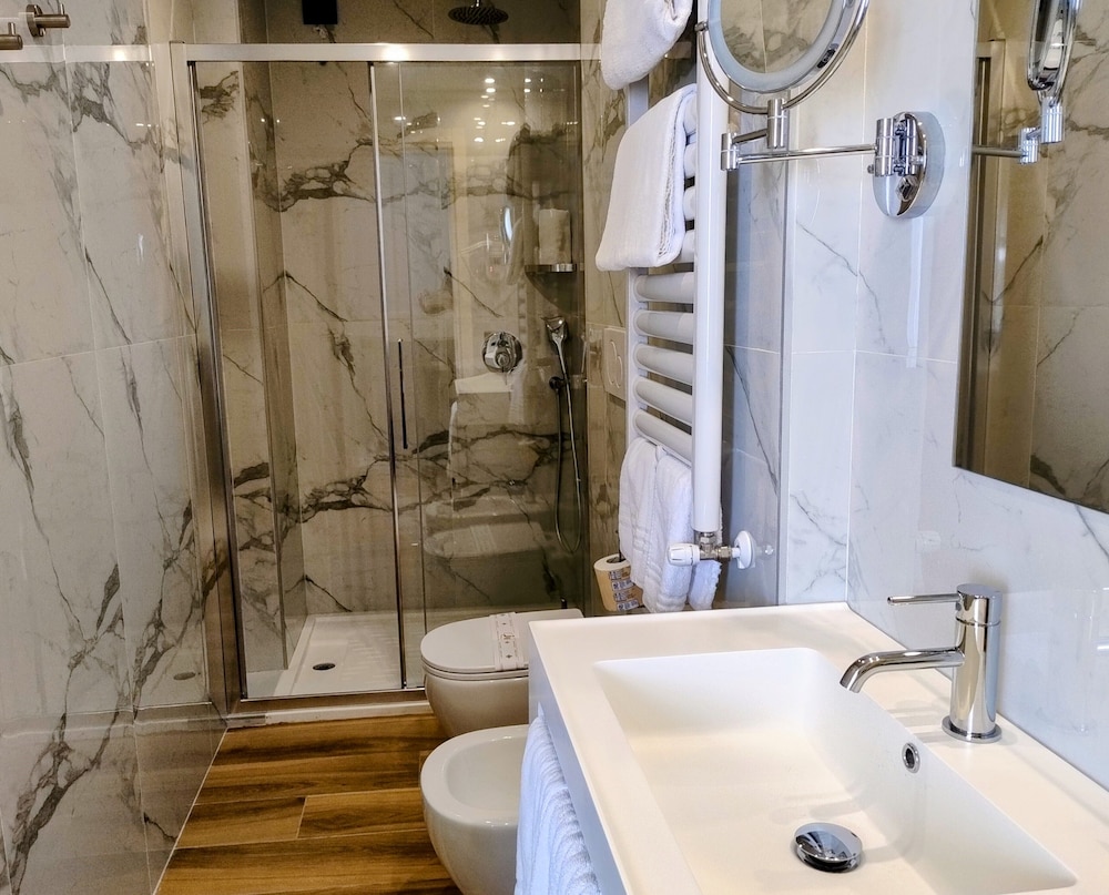 Jr Hotels Bocconi Milano 58/60
