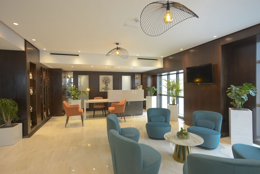 Maia Hotel Suites 27/44