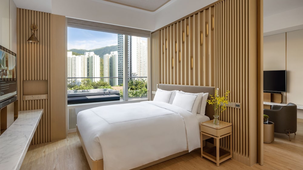 SUITE, KING BED, PLUNGE POOL, POOL TERRACE, TERRACE, LOUNGE ACCESS