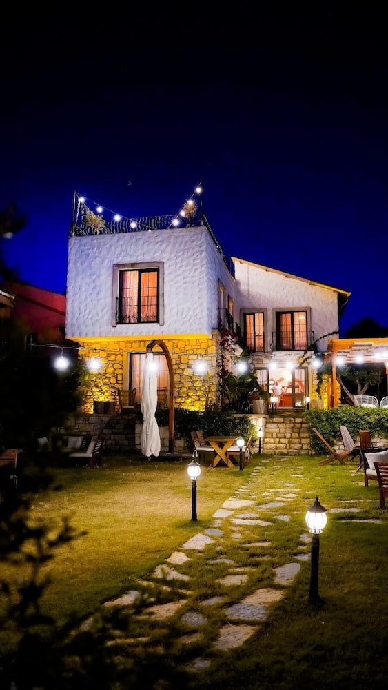 Huzurla Otel 48/50