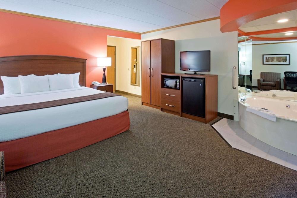 AmericInn by Wyndham Virginia 8/47