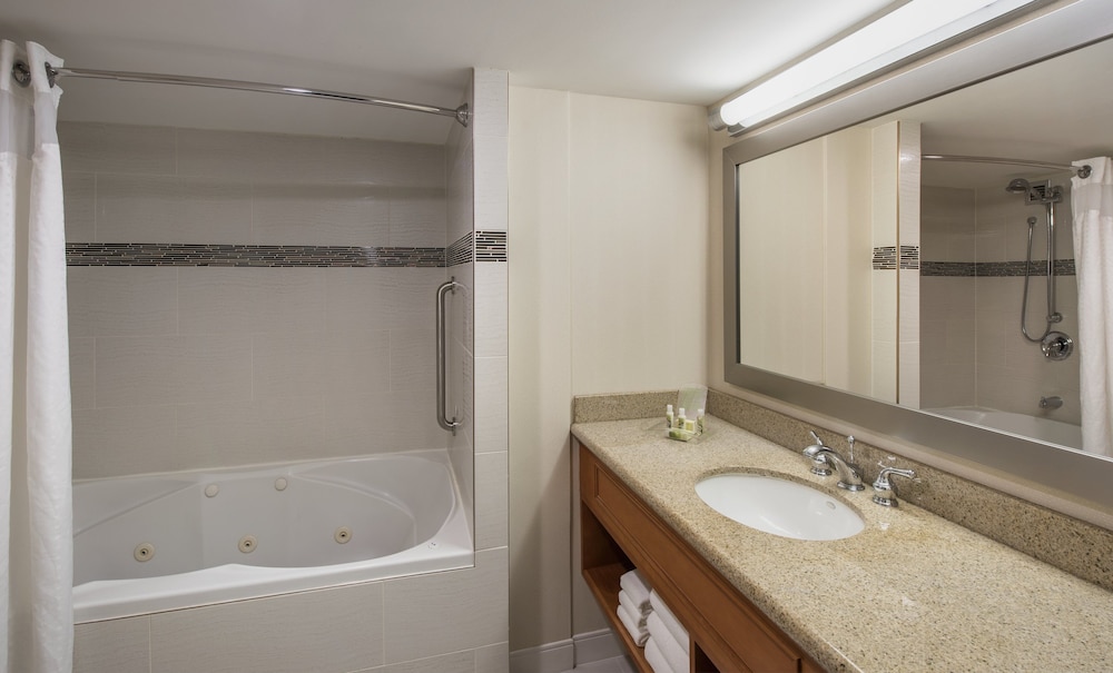 Holiday Inn Winnipeg South 14/81
