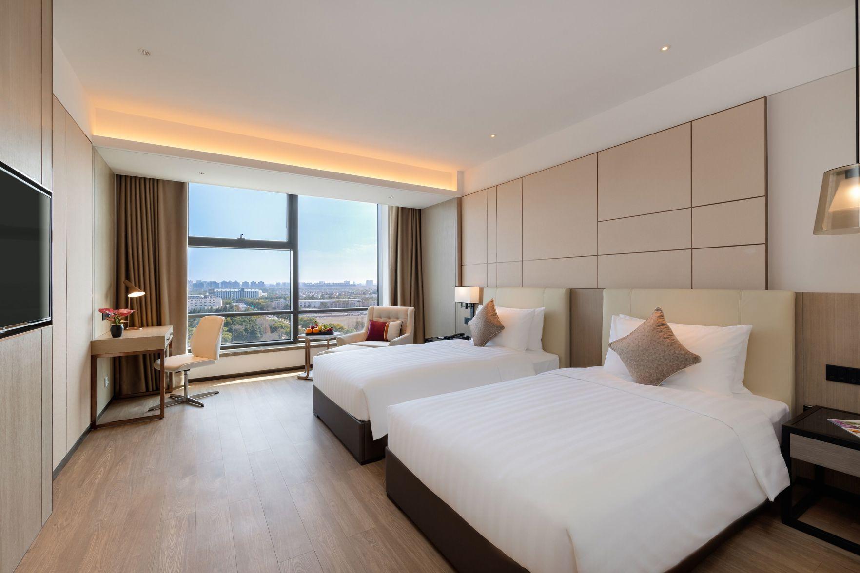 STANDARD, TWIN BEDS, CITY VIEW