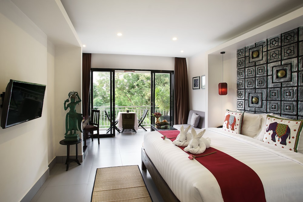 PREMIUM, DELUXE, DOUBLE BED, POOL VIEW, BALCONY