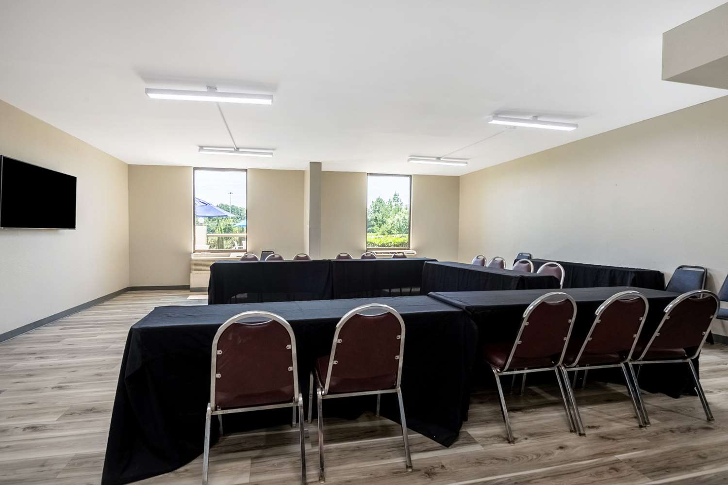 Comfort Inn and Suites Durham Near Duke University 40/44