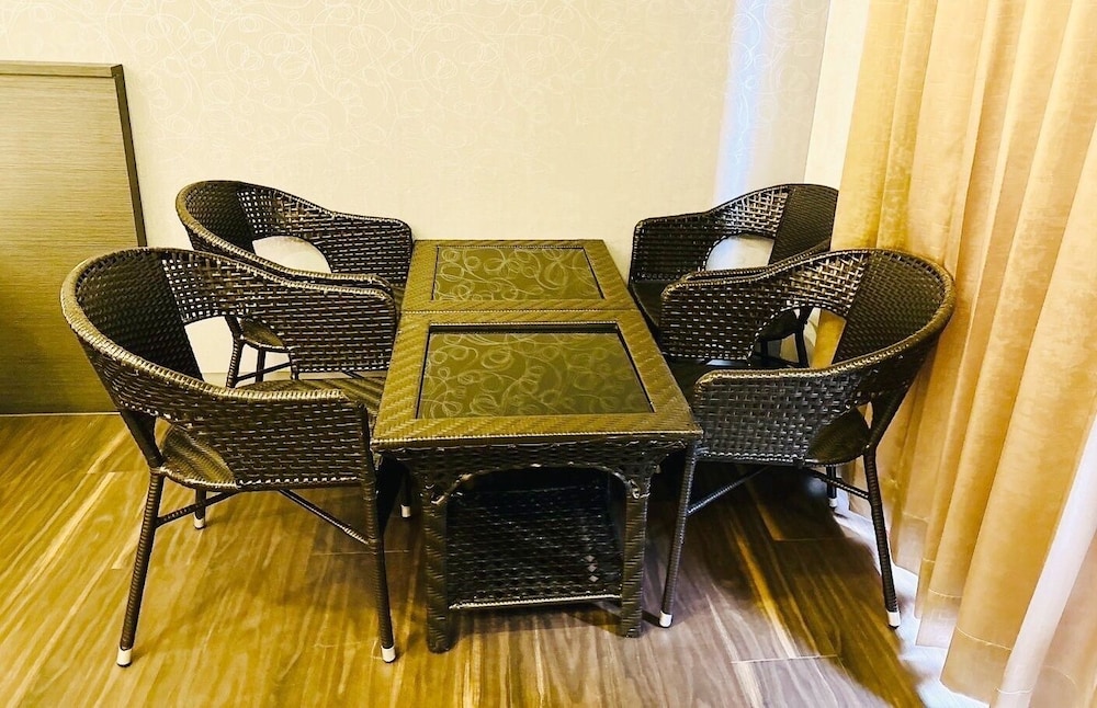 Crystal Hotel 30/35