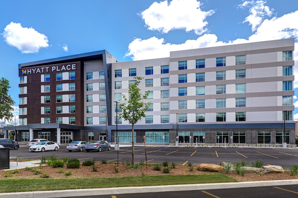 Hyatt Place Ottawa West 2/50