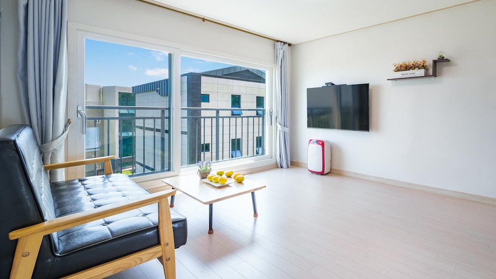 Jeju Inhouse Pension 15/53