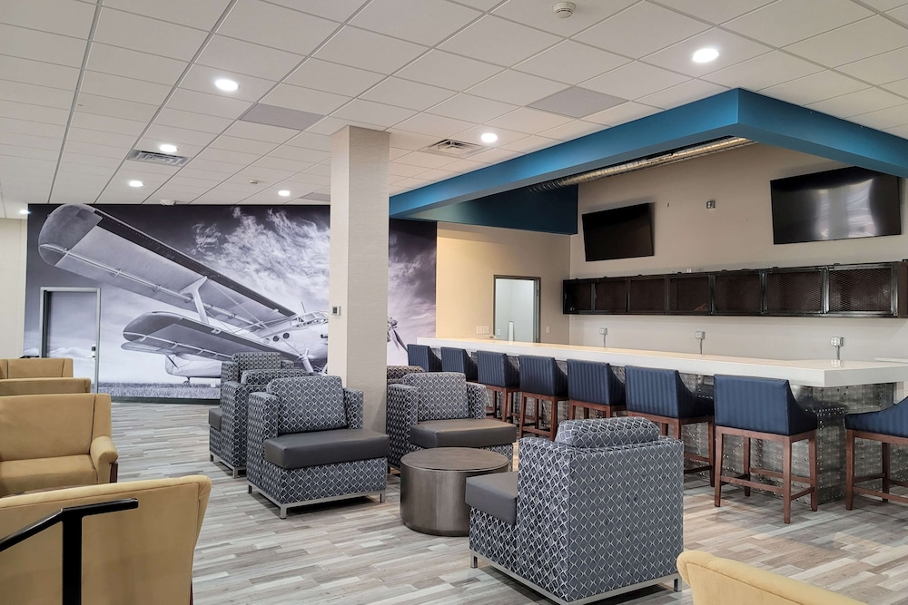 Hawthorn Suites by Wyndham Wichita Airport 29/44