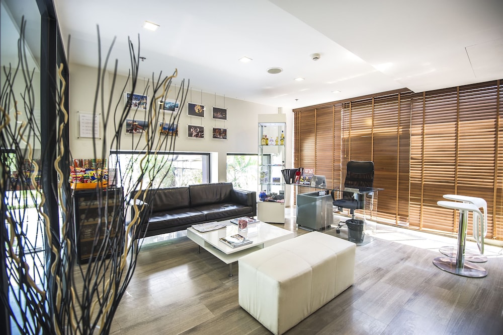 Marvin Suites 8/50