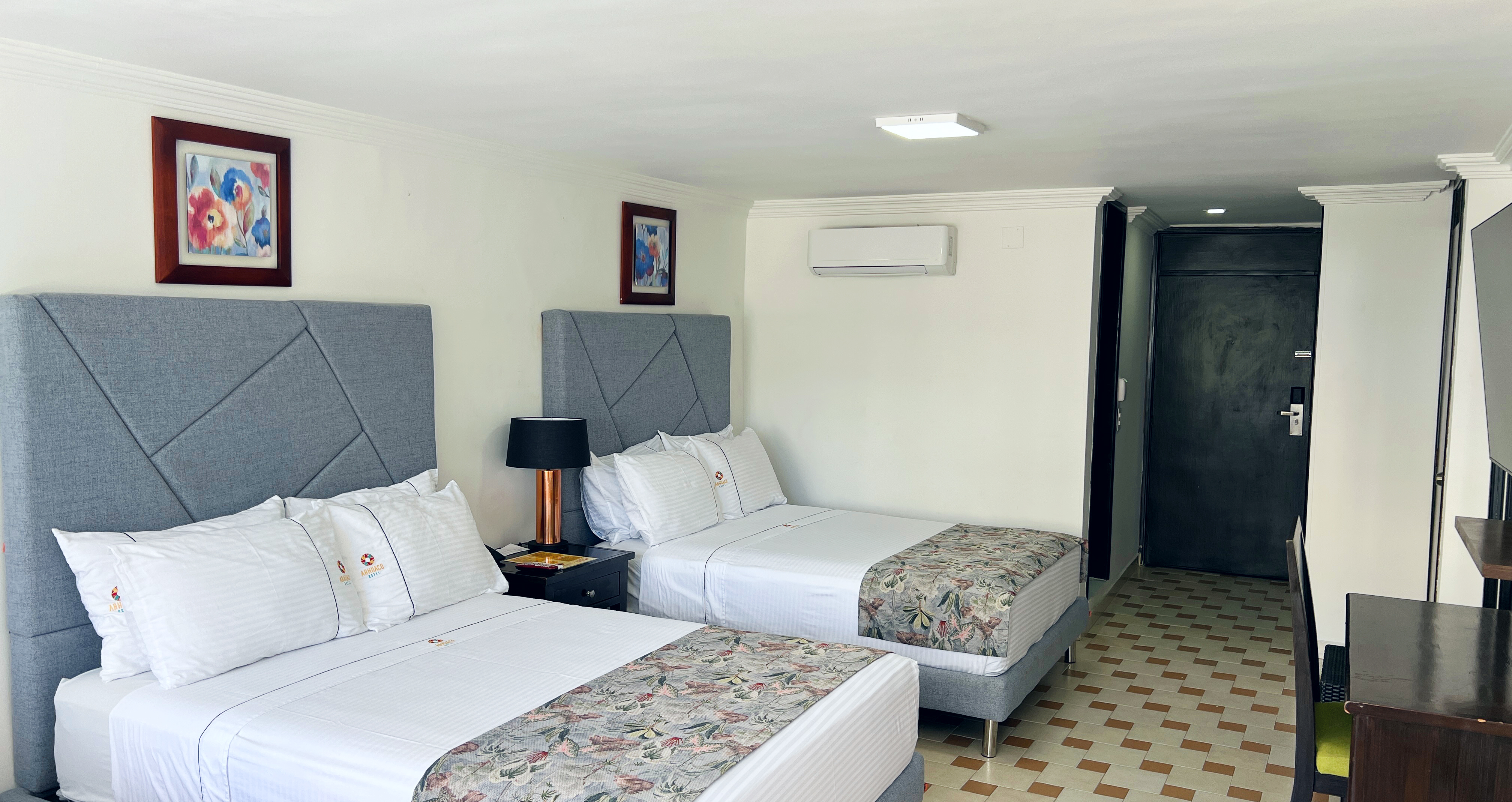 Deluxe, Single, 2 Beds