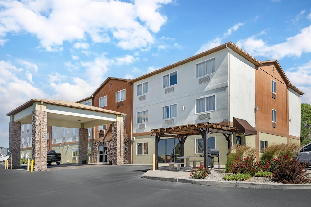 Best Western Plus The Four Corners Inn 64/69