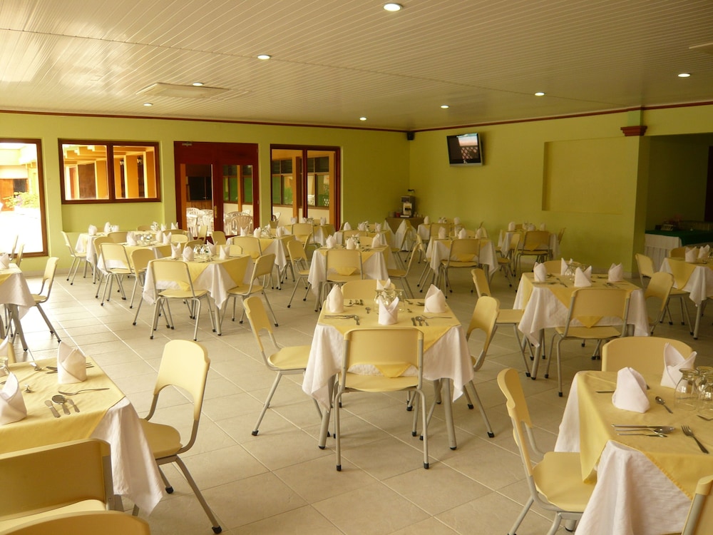 restaurant-cafeteria