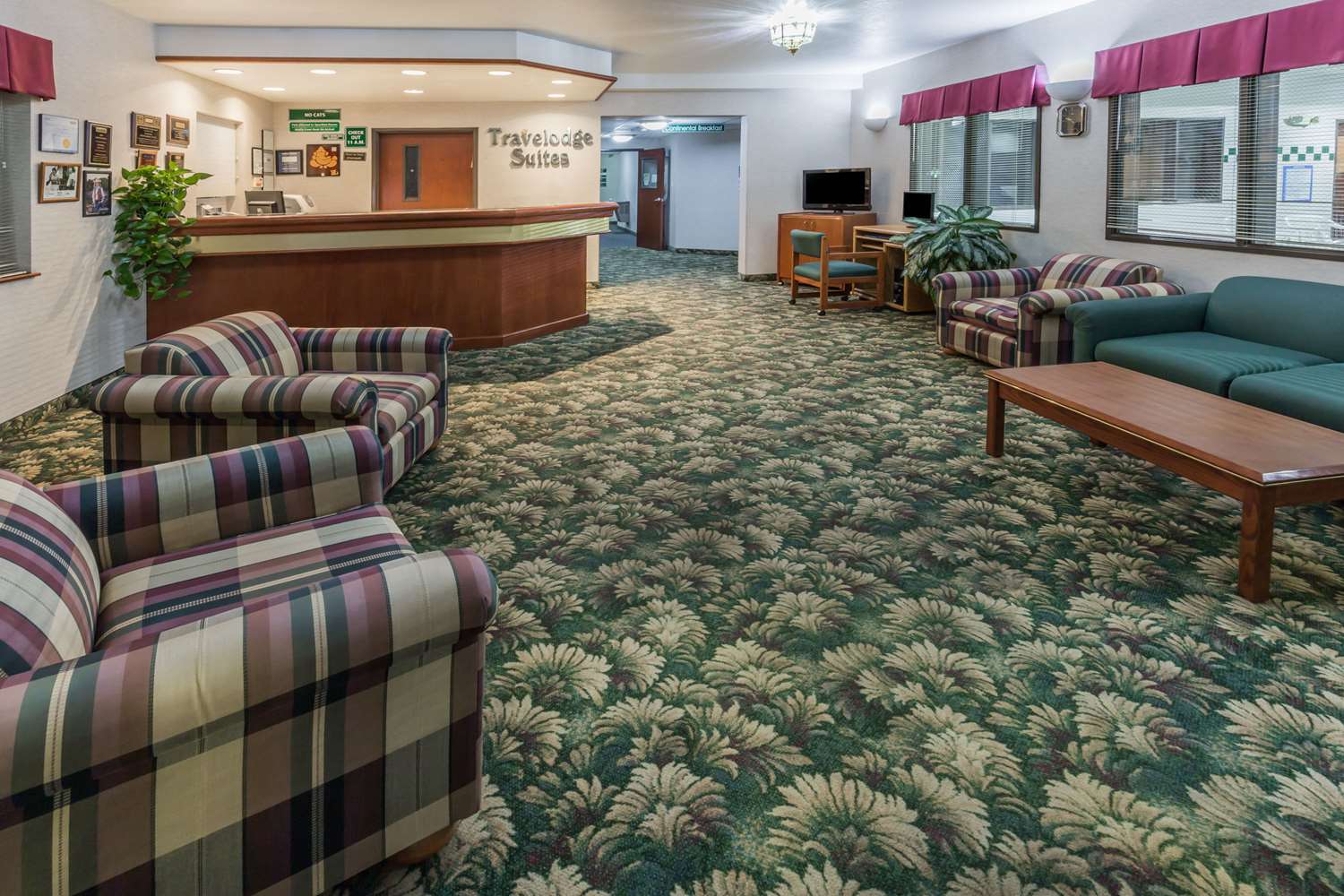 Travelodge Suites By Wyndham Newberg 38/60