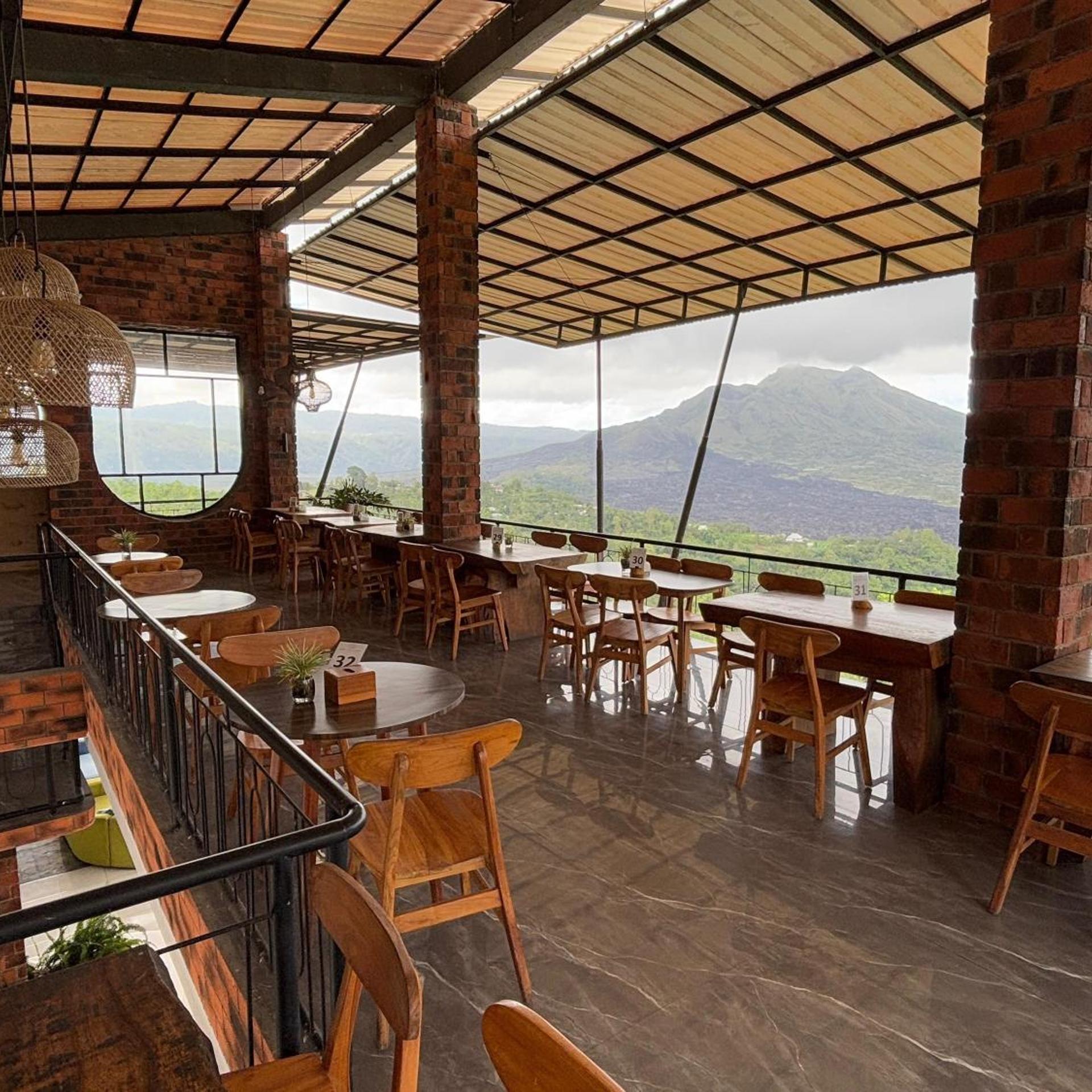 Caldera Hotel & Restaurant 30/50