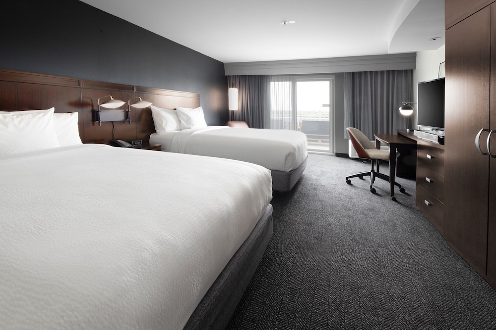 Courtyard by Marriott Galveston Island 12/50