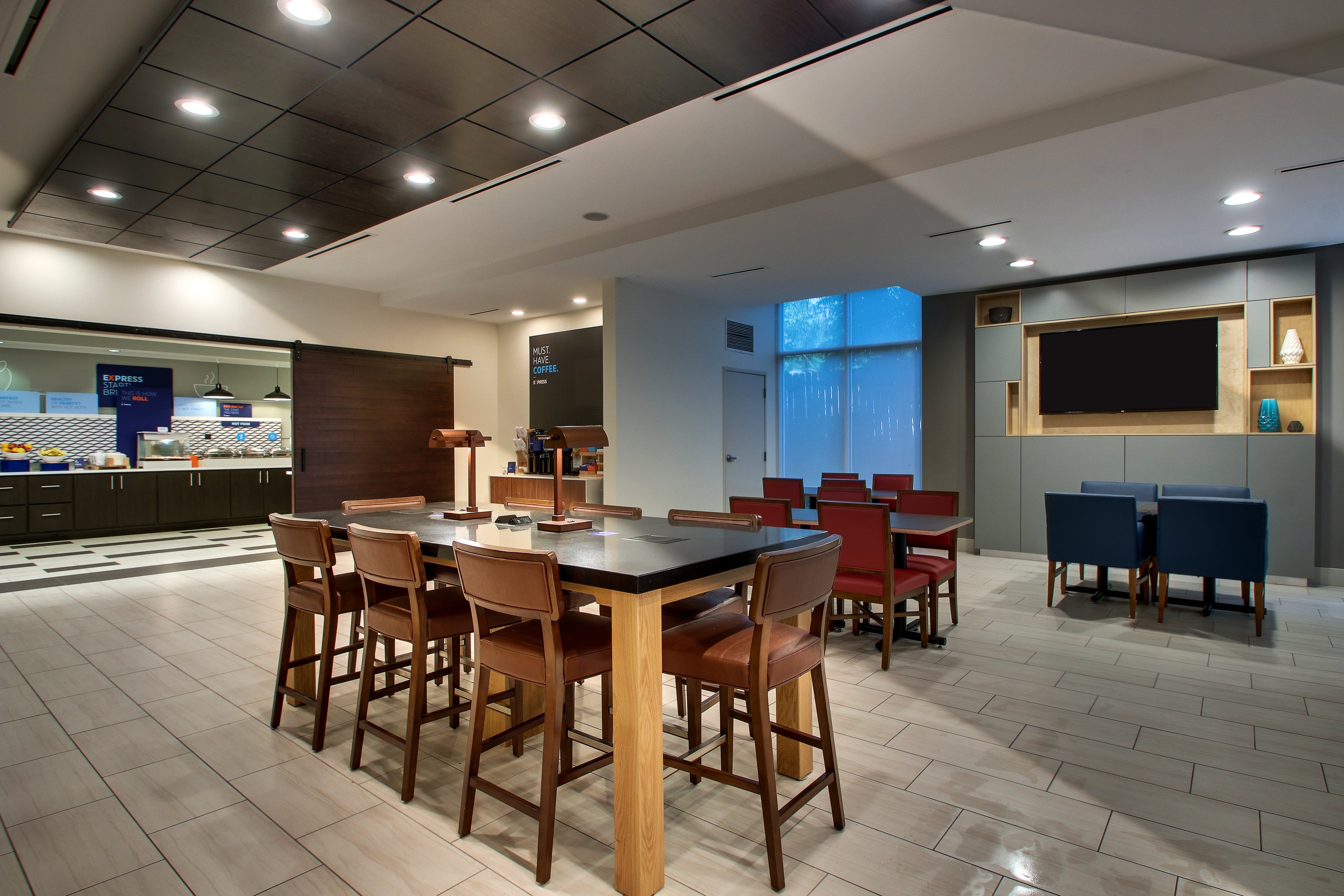 Holiday Inn Express Lexington North Georgetown 38/48