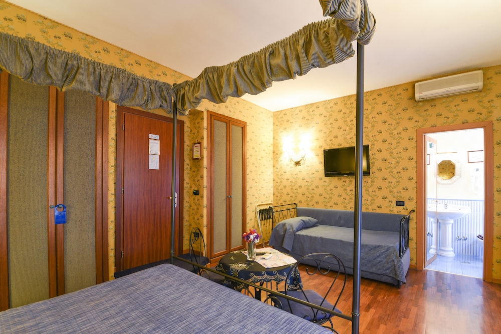 RESIDENZA AVE ROMA 14/41