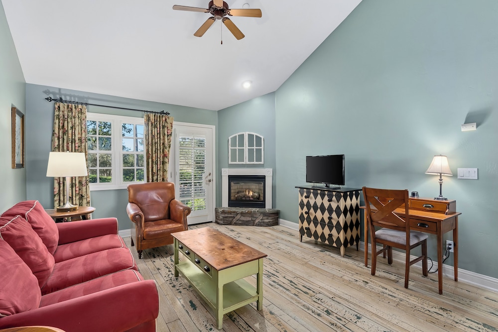 Cambria Pines Lodge 26/41