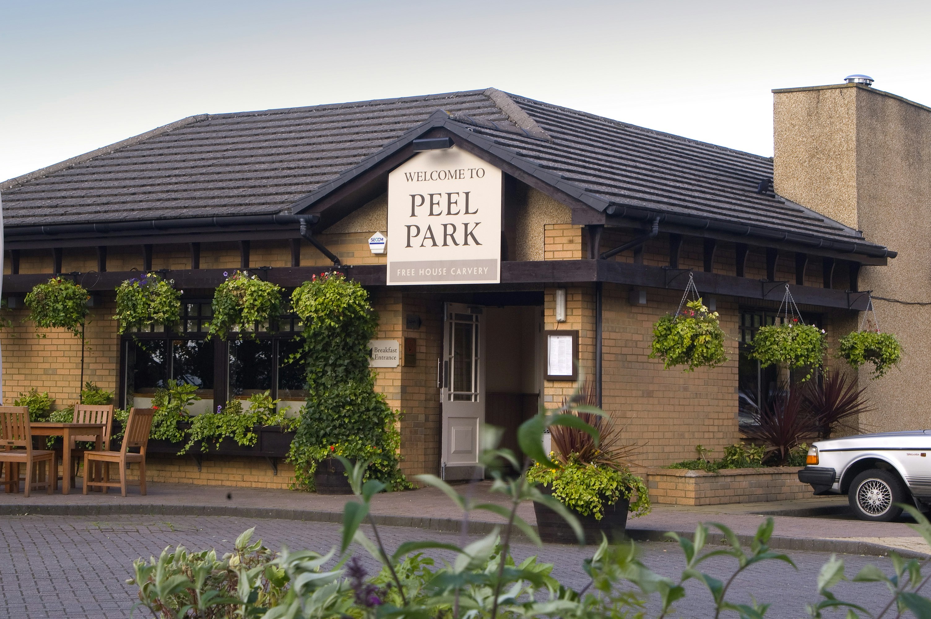 Premier Inn Glasgow East Kilbride (Peel Park) 5/22