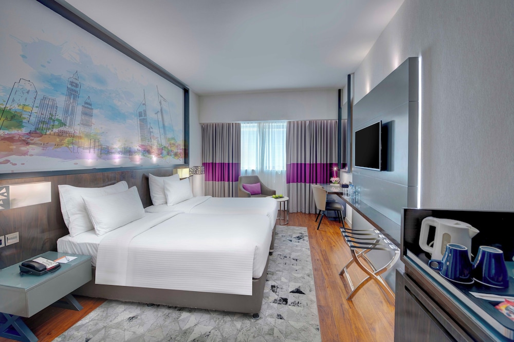 EXECUTIVE, TWIN BEDS