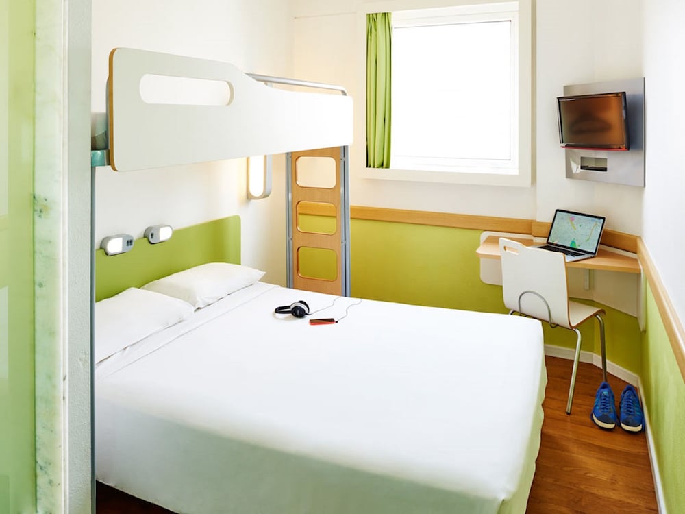 Ibis Budget Dandenong 20/65