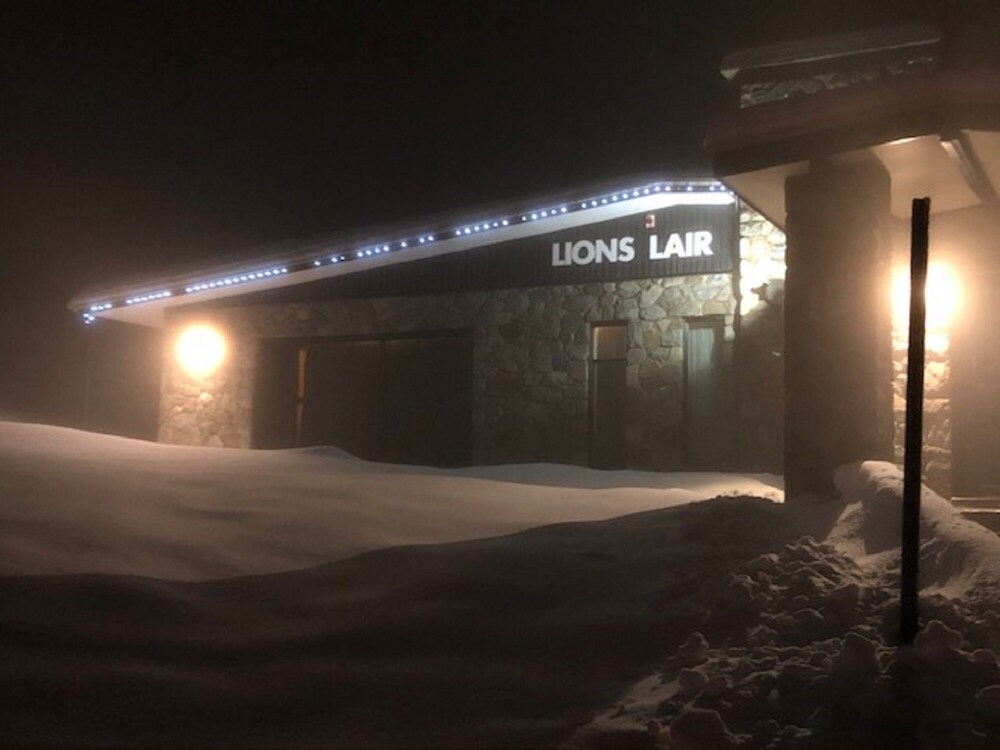 The Lions Lair 38/46
