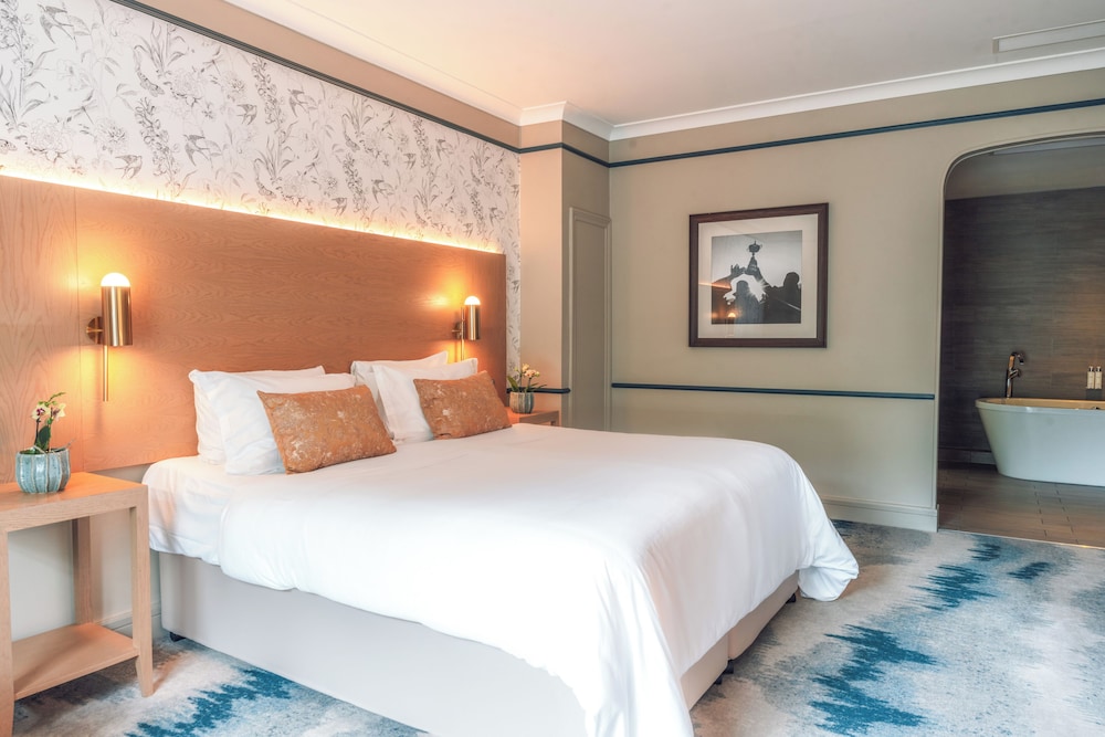 Suite, House, King Bed