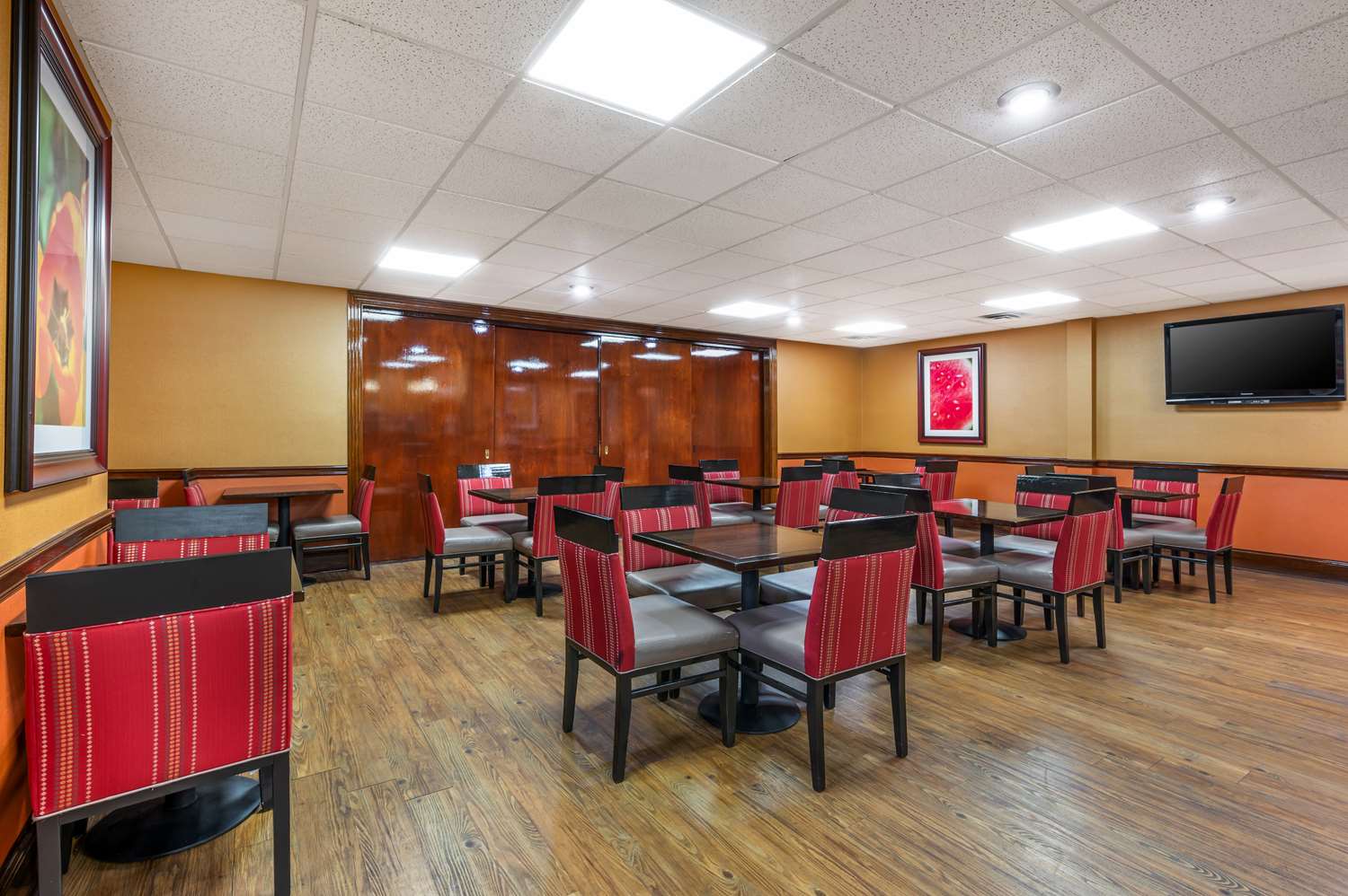 Best Western Plus Georgetown Corporate Center Hotel 38/41