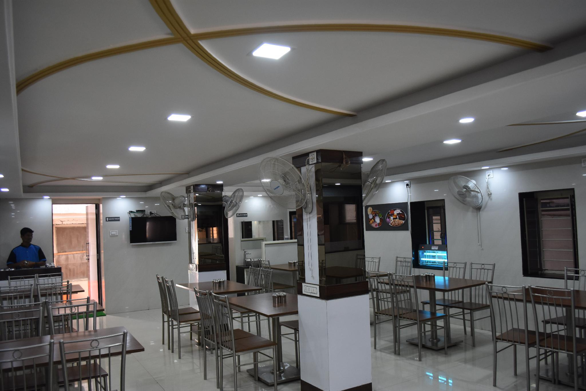 Hotel Royal Treat Kolahpur 19/21
