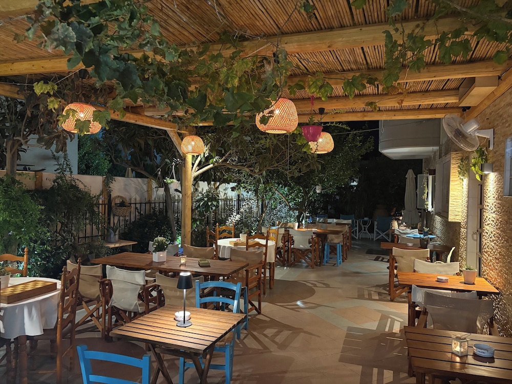 Voula Hotel 58/74