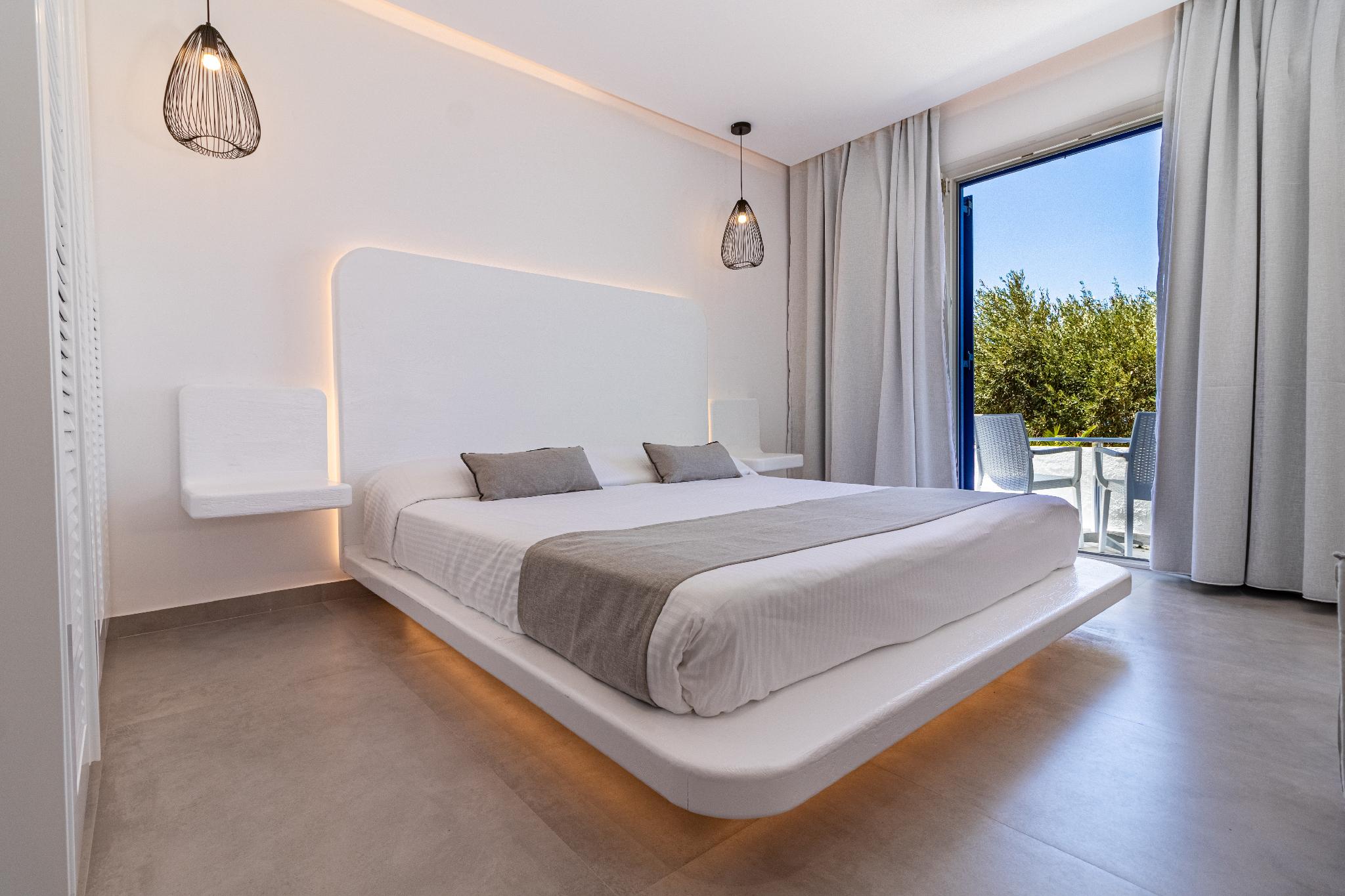 Room, Double Bed, Garden View, Daylight Wing