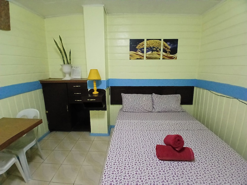 Hayward Travel Inn 10/55