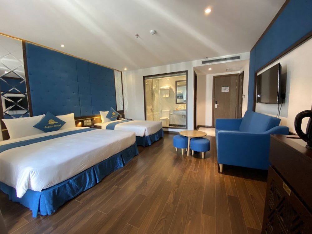 EXECUTIVE, TRIPLE, SEA VIEW
