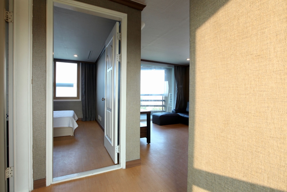 Benikea San & Bada Jumunjin Resort 23/40