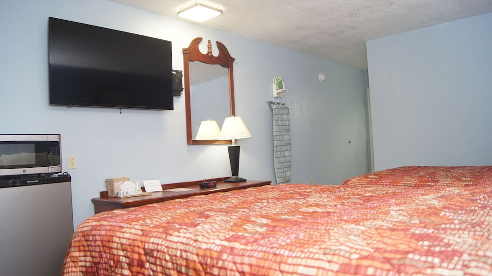 Holiday Lodge And Suites 37/46