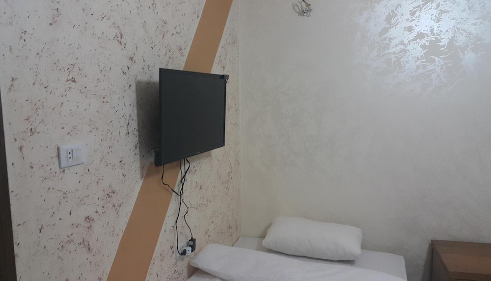 Al-Houriat Hotel 20/26