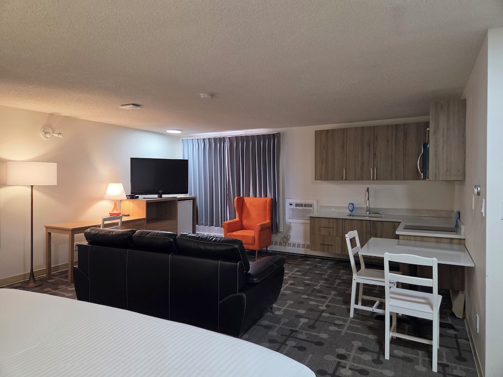 Howard Johnson by Wyndham Hinton 45/64