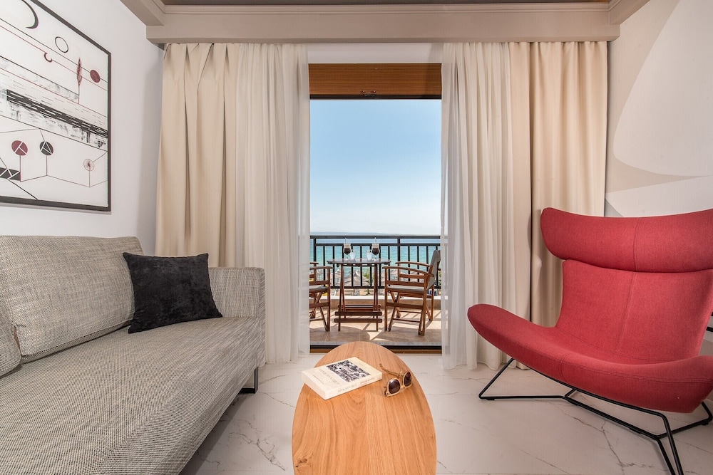 Assano Sea Front Luxury 17/50