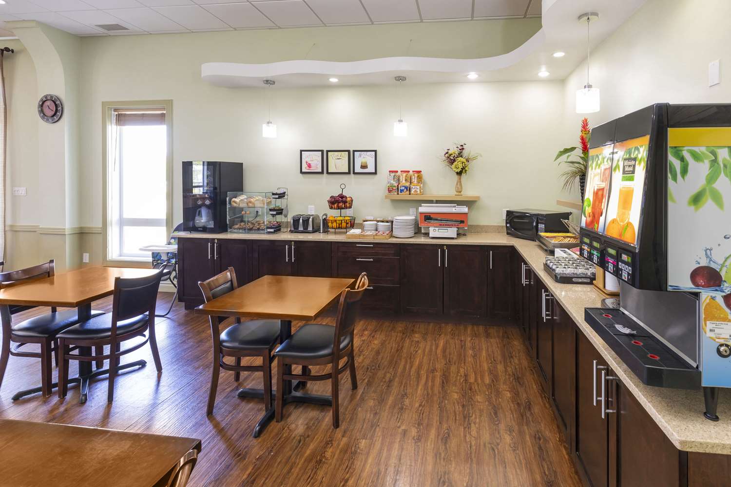 Quality Inn & Suites Whitecourt 16/18