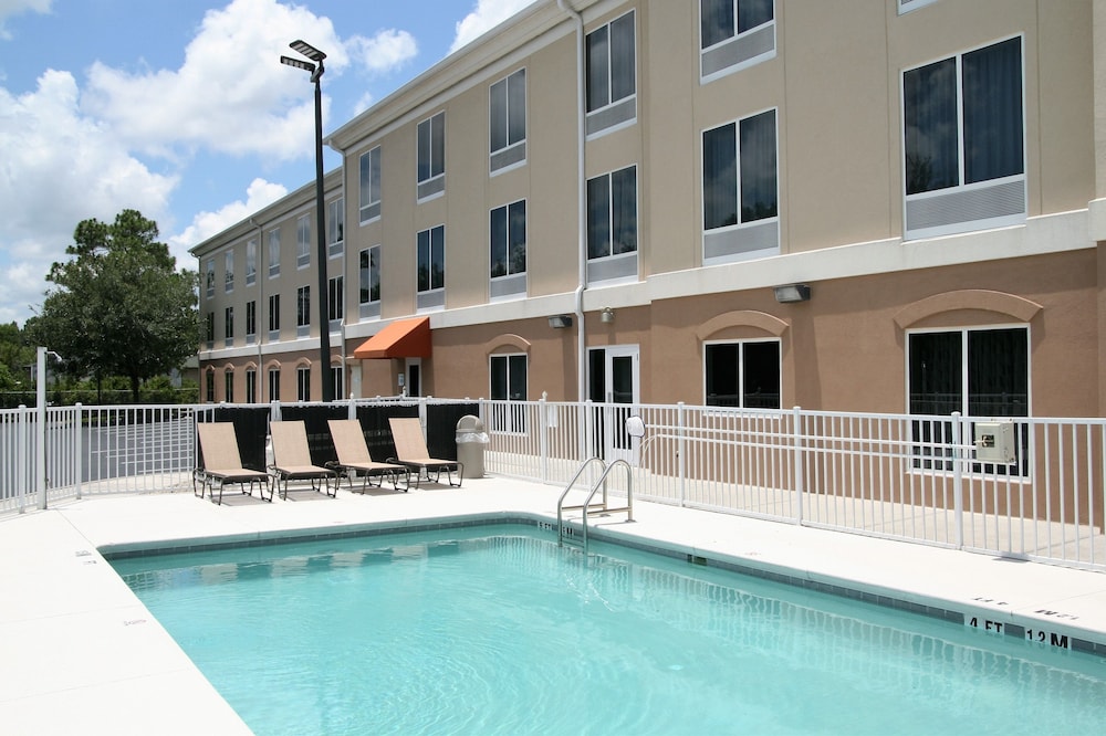 Holiday Inn Express Hotels And Suites Brooksville West 1/56